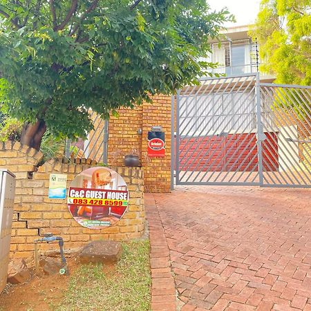 C And C Guest House/ Bed And Breakfast Pretoria-Noord 外观 照片